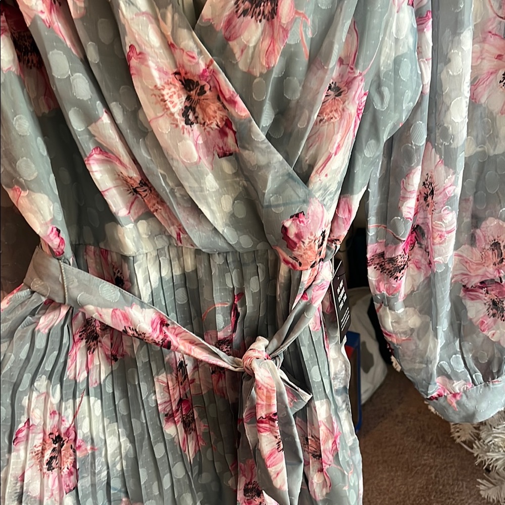 Floral Long Sleeve Wrap Romper - Picture 15 of 16